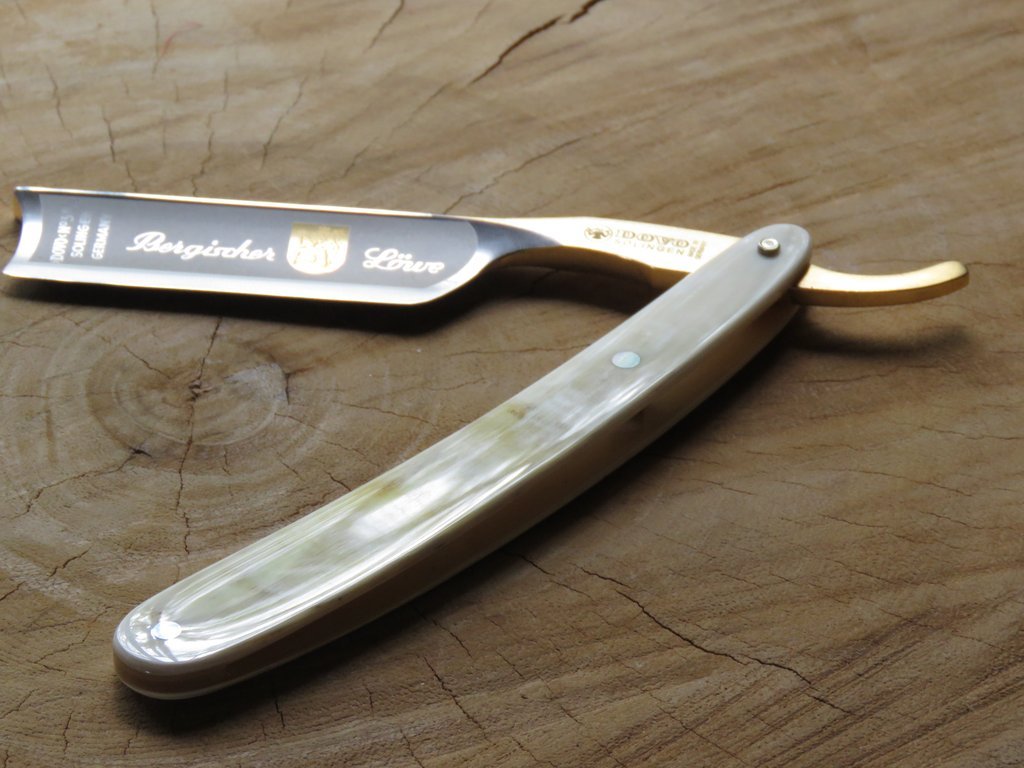 Image of Dovo Straight Razor, Buffalo Horn, 6/8-2