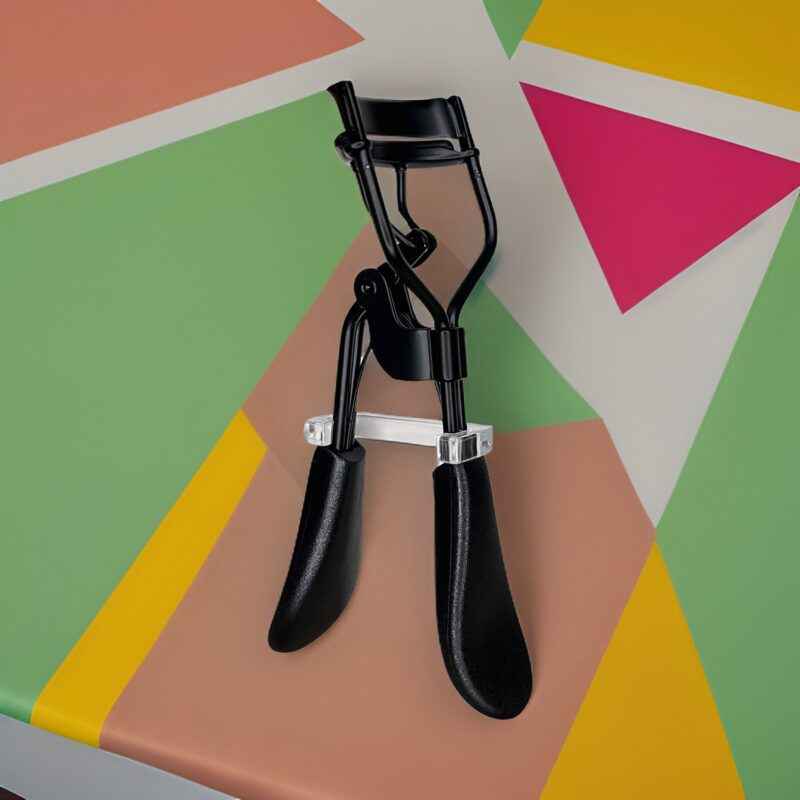 Image of Padded Eyelash Curler – Crimp-Free Curl for All Eye Shapes