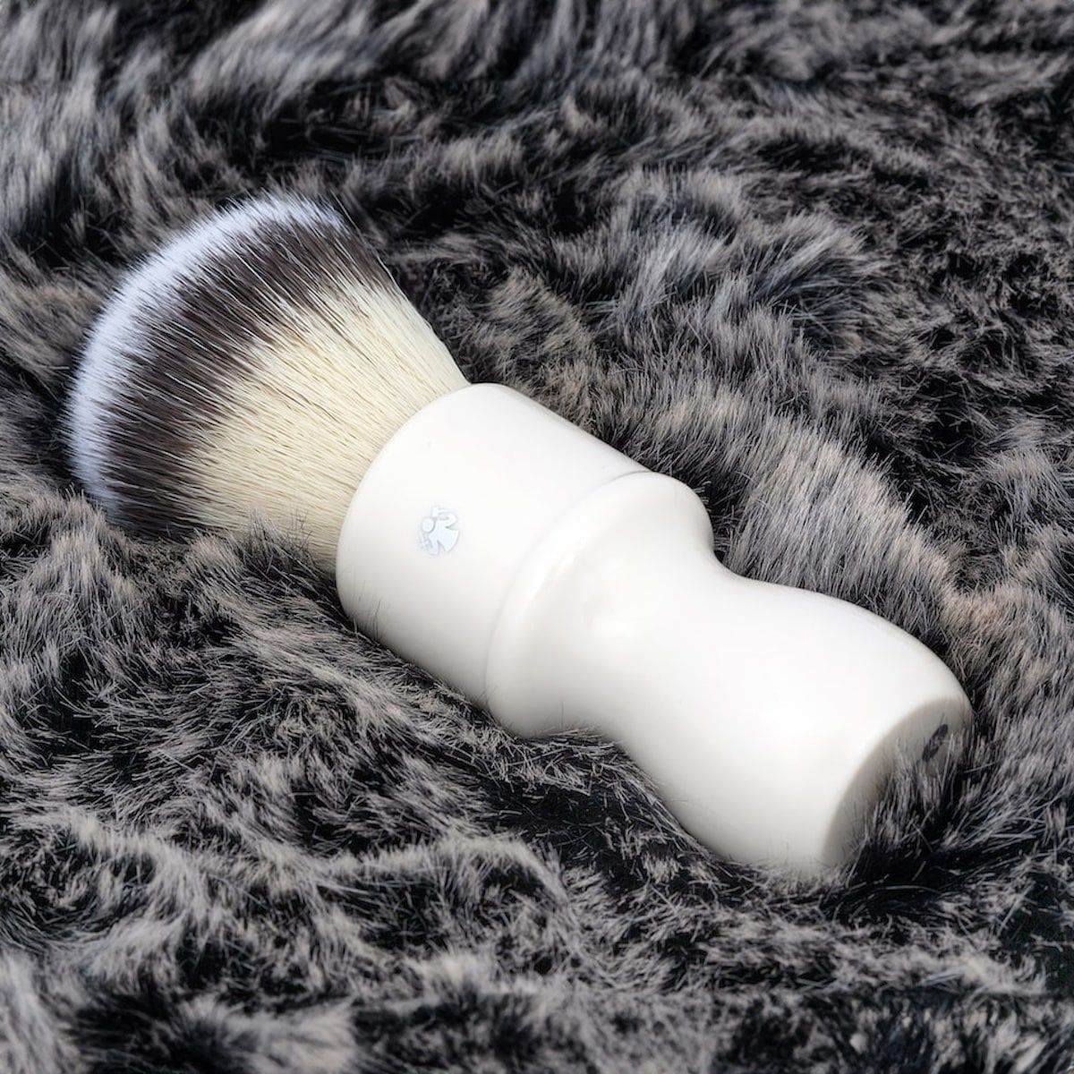 Image of Dovo Hi-Brush synthetic Shaving brush White-1