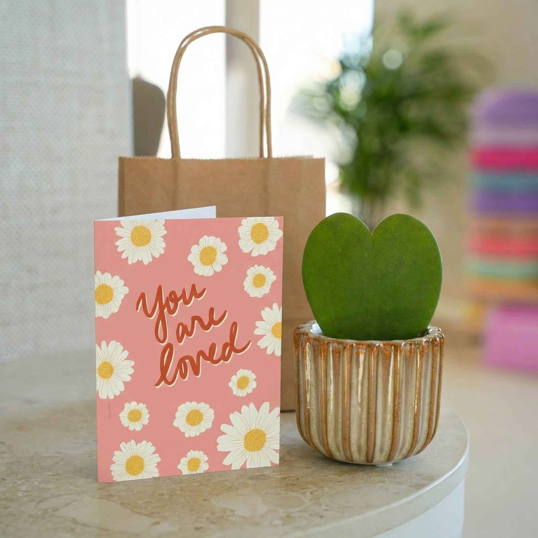 Image of Geschenkset mit Herzpflanze Hoya kerrii Dekom Topf Grußkarte und Geschenktüte liebevolles Mini Geschenkset für Muttertag Geburtstag Valentinstag