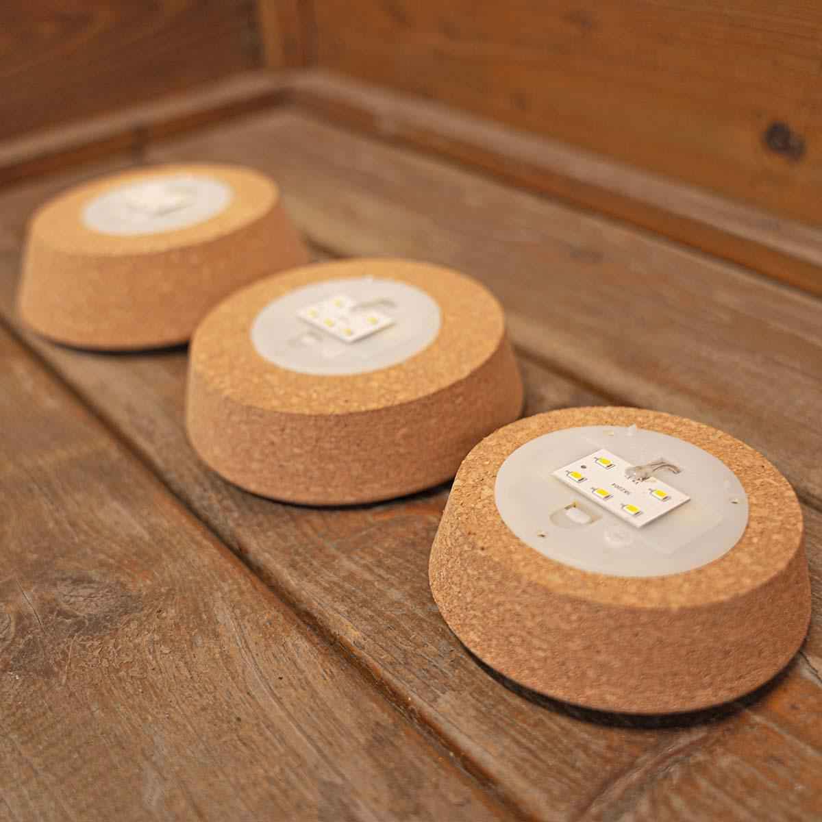 Image of LED Korkdeckel – Kork mit Beleuchtung – LED Lampe für Terrarium 10,3x9x2,7cm – Stimmungslicht für Flaschengarten & Dekoglas – Batteriebetrieben & kabellos-3