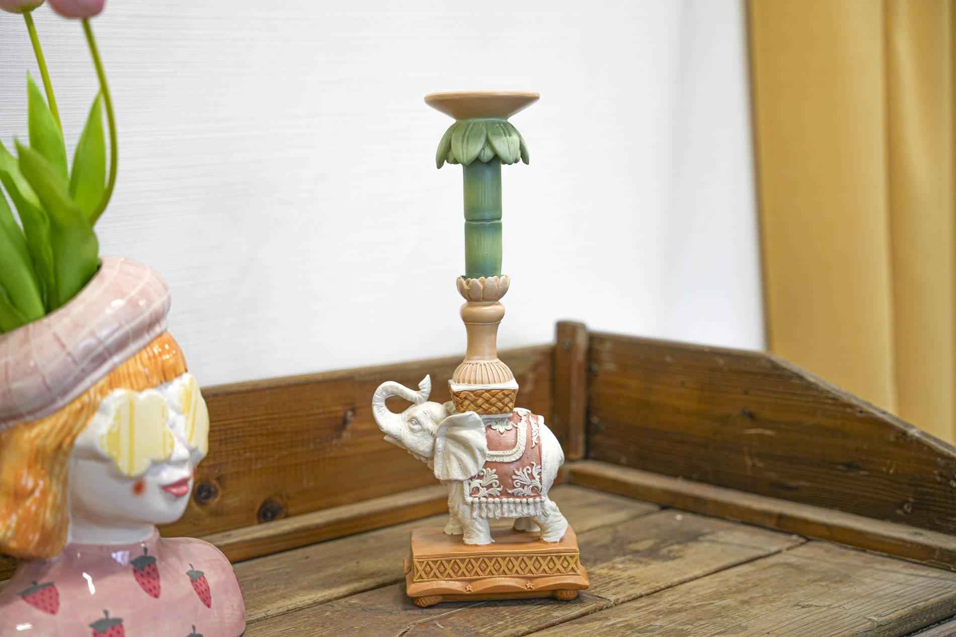Image of Kerzenständer Elefant Rosa/Grün – Polyresin – 34,5cm – Exotische Deko für Tisch, Sideboard & Fensterbank