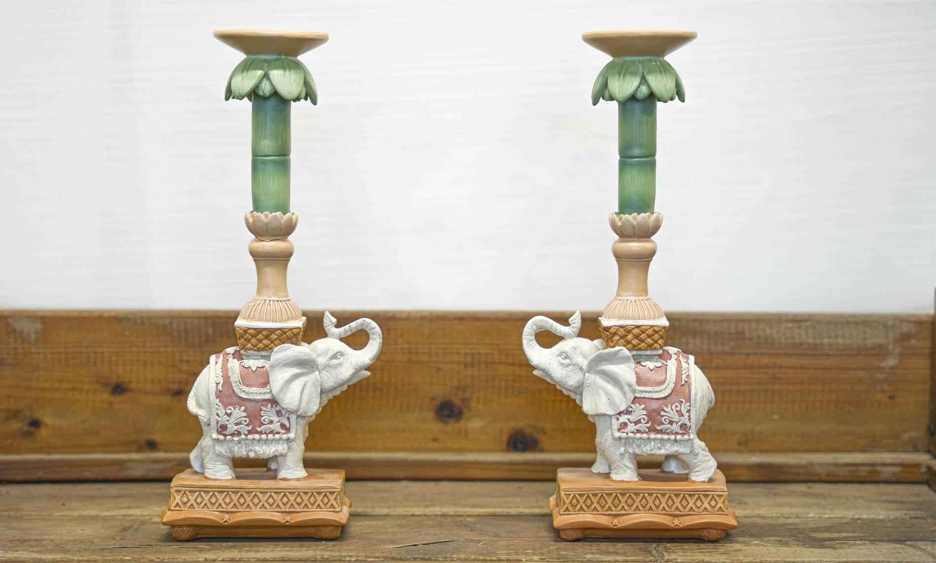 Image of Kerzenständer Elefant Rosa/Grün – Polyresin – 34,5cm – Exotische Deko für Tisch, Sideboard & Fensterbank