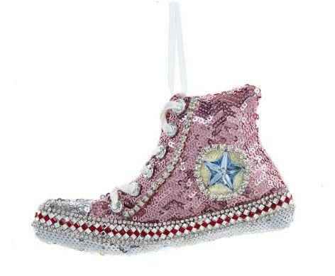 Image of Weihnachtsbaumkugel Rosa Turnschuh – 3D Resin Design – Strahlend weiße Deko Kugel mit detailreichem Sneaker – Motiv-0