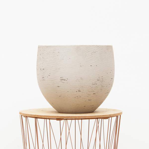 Image of Topf Jumbo Orb Beige Washed – XS – D69cm x H57cm – Runder Pflanzkübel in Steinoptik – Modern & zeitlos – Für große Pflanzen – Indoor & Outdoor-1