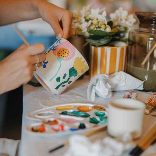 Image of Malset Blumentöpfe bemalen mit Orchideen & Sukkulenten – DIY Kreativset für mindestens 4 Personen – Bastelset für Kinder & Erwachsene