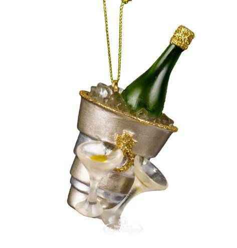 Image of Weihnachtsbaumkugel Champagner mit Gläsern – 3D Resin Design – Festliche Deko Kugel in strahlendem Weiß mit elegantem Glanz